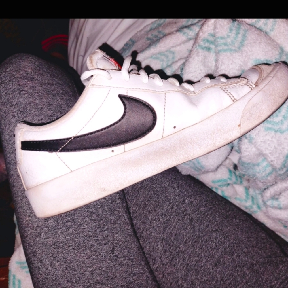 Nike blazers 77 low top